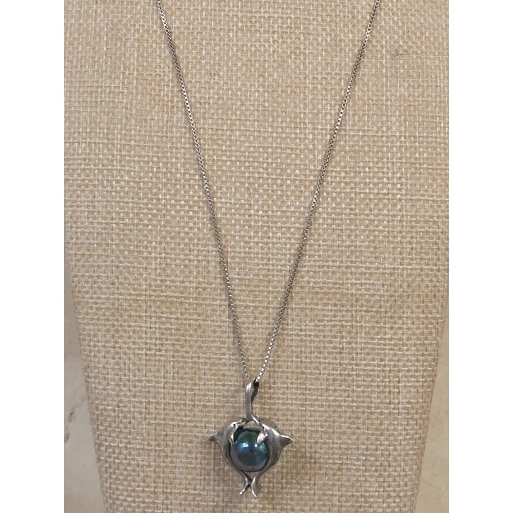 Beautiful Sterling Silver Dolphins Holding Blue‎ Orb Sterling Box Chain 